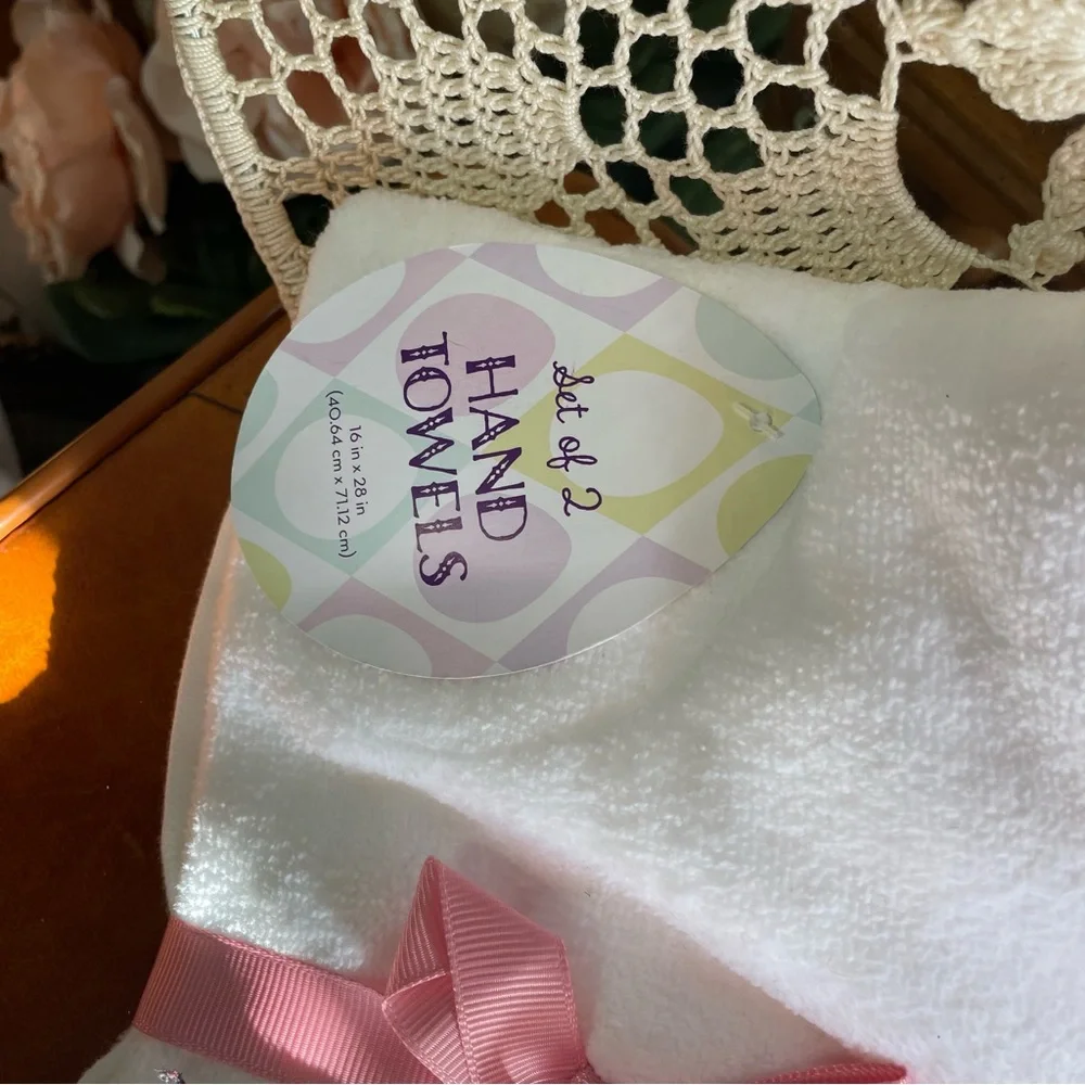 NWT “L” Set of 2 Monogrammed Spring Hand Towels